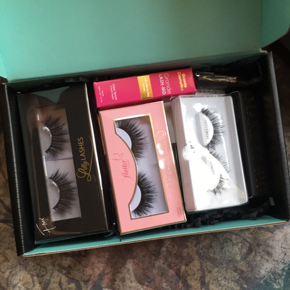 Morphe x Daisy Marquez Holiday Lash Haul NWT - Picture 5 of 7